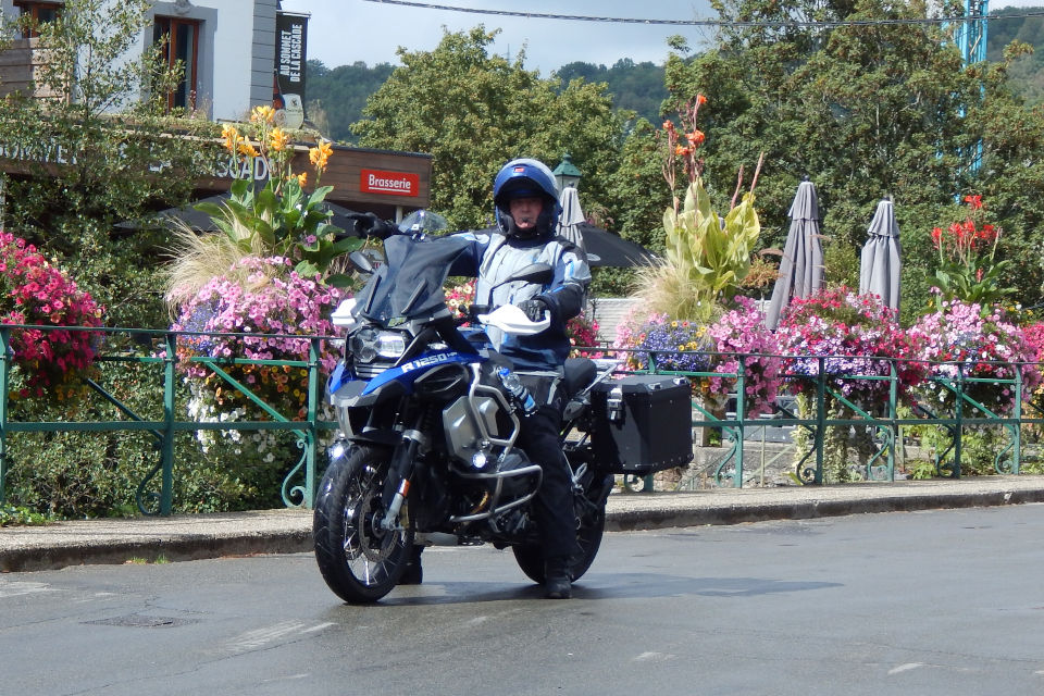 Motorrijbewijspoint Hoorn examengarantie AVB en AVD